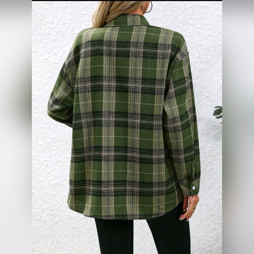 New XL Button Up - Picture 4 of 4